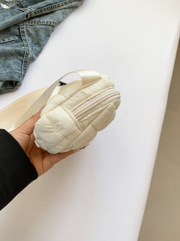 f28ead49-0370-4035-bbef-ffd26a81c02b-Max f28ead49-0370-4035-bbef-ffd26a81c02b-Max